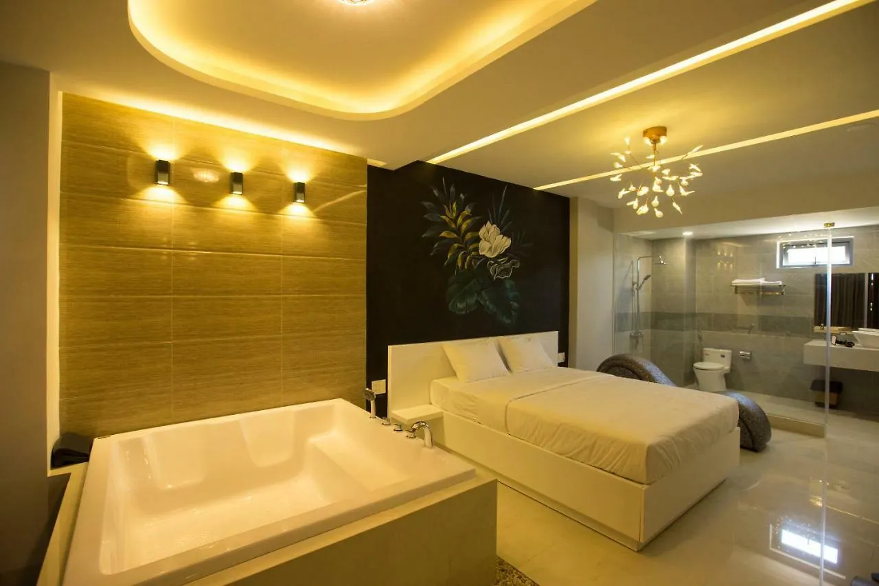 Romely Hotel نها ترانج 0*,