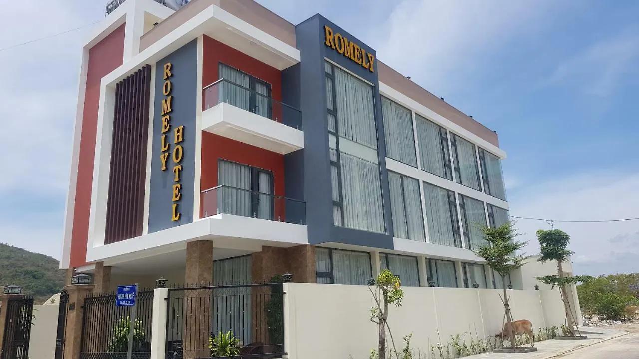 بيت الحب Romely Hotel نها ترانج